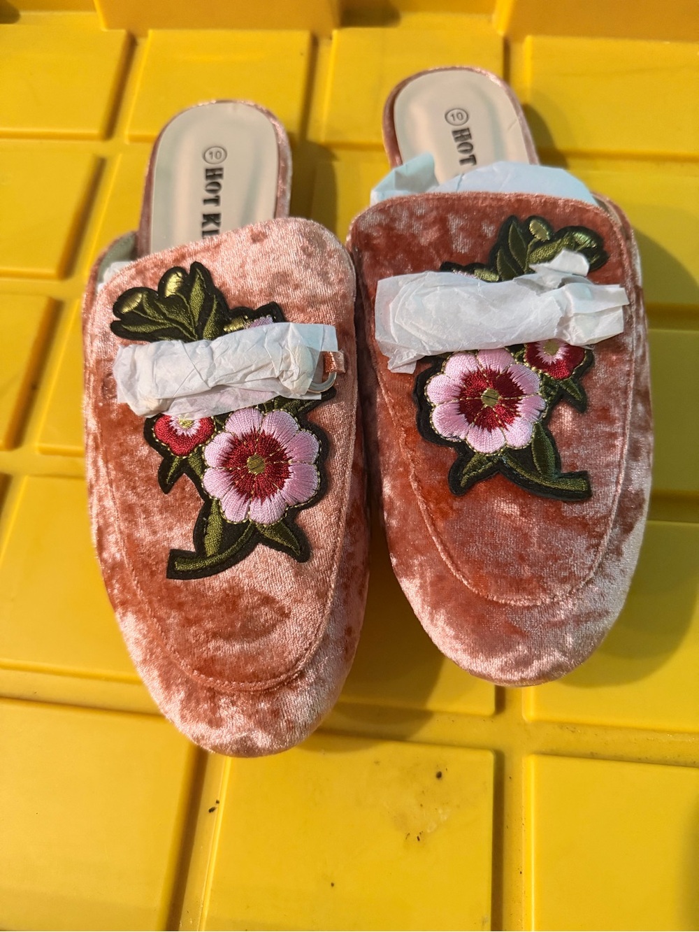 Hot Kiss Pink Velvet Floral Embroidered Slide Mules